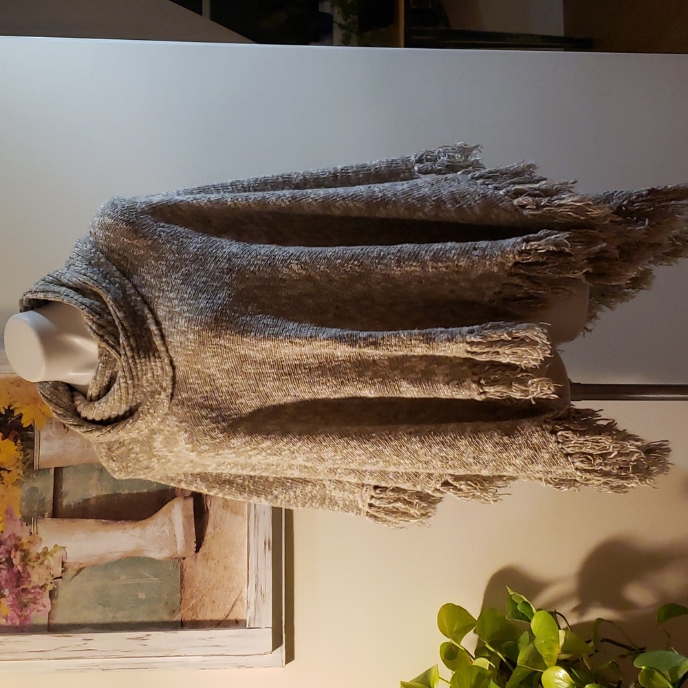 ♦️♦️ SOLD ♦️♦️Fenn Wright Manson Poncho - Picture 3 of 8